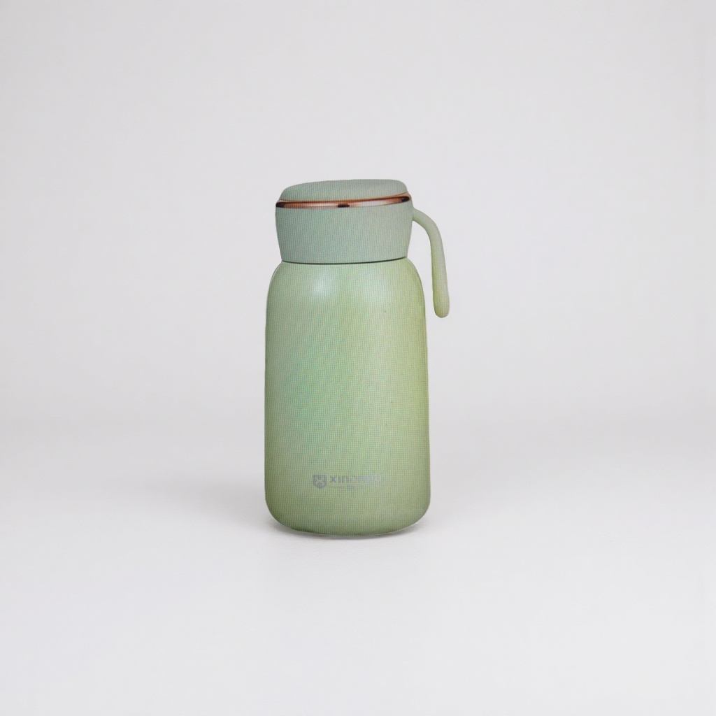 Light green 304 stainless steel vacuum insulated cup, 500ml portable, leak-proof, cold and heat preservation Application Scenario