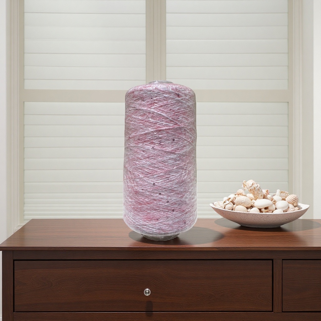 Pink yarn rolls are hand-knitted and crocheted with cotton and nitrile blends, which are soft, soft and skin-friendly details Picture