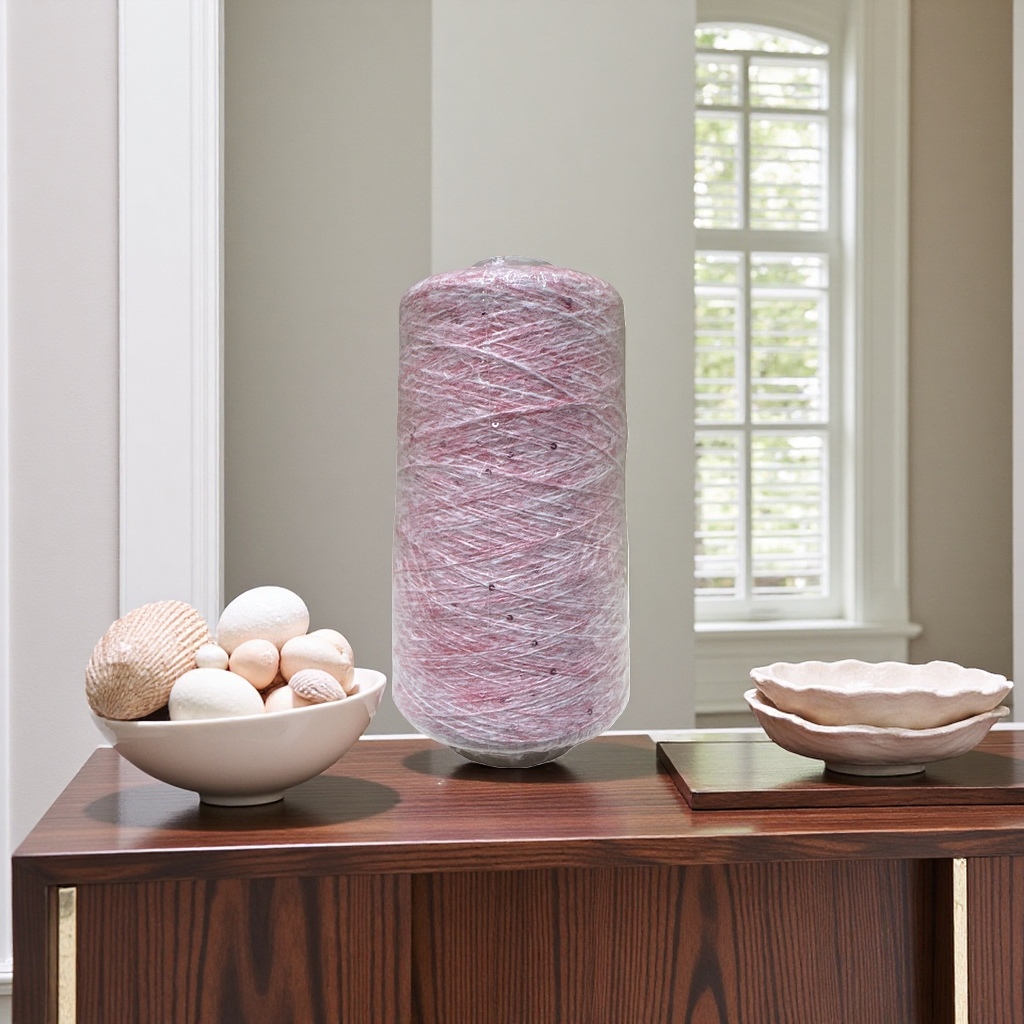 Pink yarn rolls are hand-knitted and crocheted with cotton and nitrile blends, which are soft, soft and skin-friendly