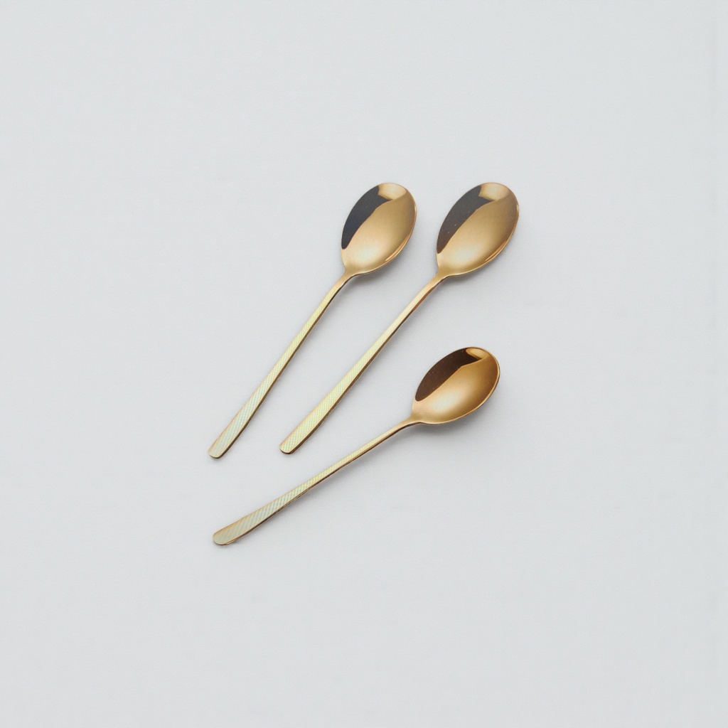 Golden stainless steel spoons, household tableware, tea spoons and coffee spoons, 20cm Application Scenario