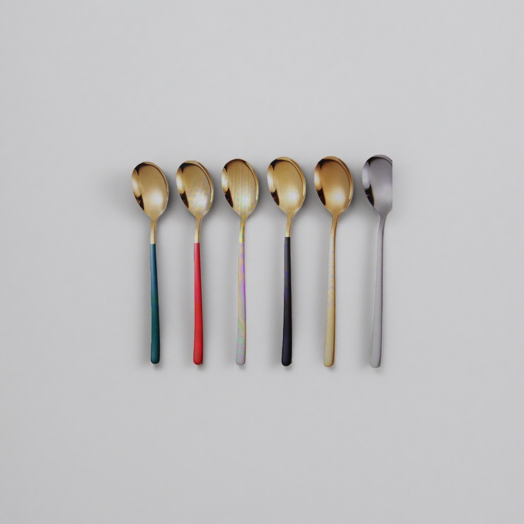 Golden colored handle spoon, stainless steel kitchenware, household dessert spoon Specification image