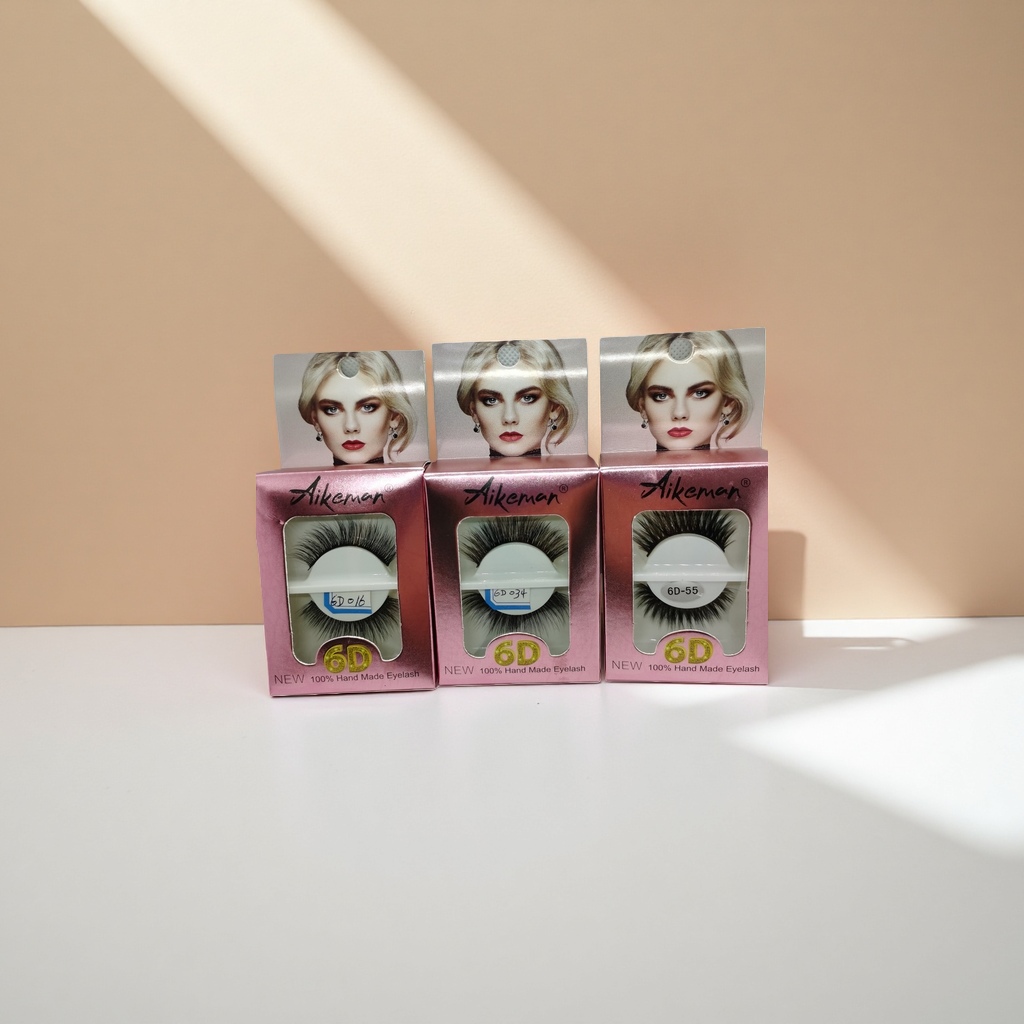 The main subject of the product image of the single cluster style with naturally thick and curled false eyelashes Application Scenario