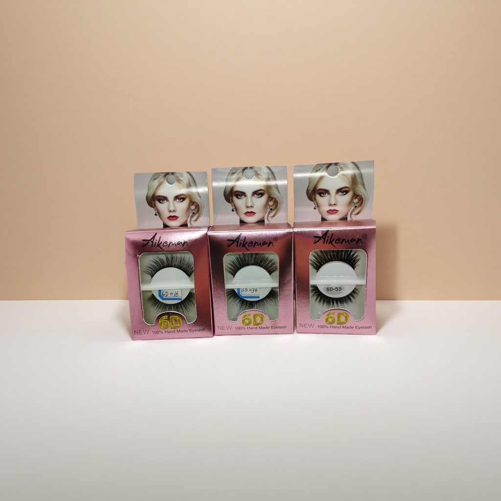 The main subject of the product image of the single cluster style with naturally thick and curled false eyelashes details Picture