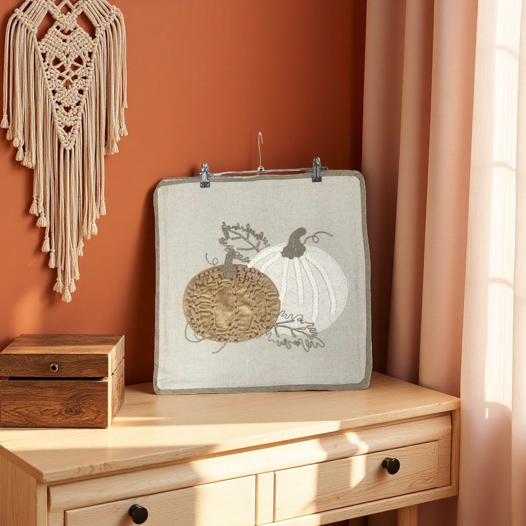 Embroidered pumpkin-patterned fabric wall hangers for home decoration Application Scenario