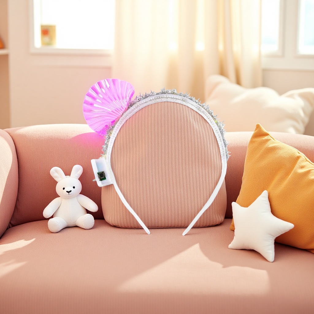 The pink shell-decorated hairband is a sweet and girlish headwear with adjustable elastic hairband Application Scenario