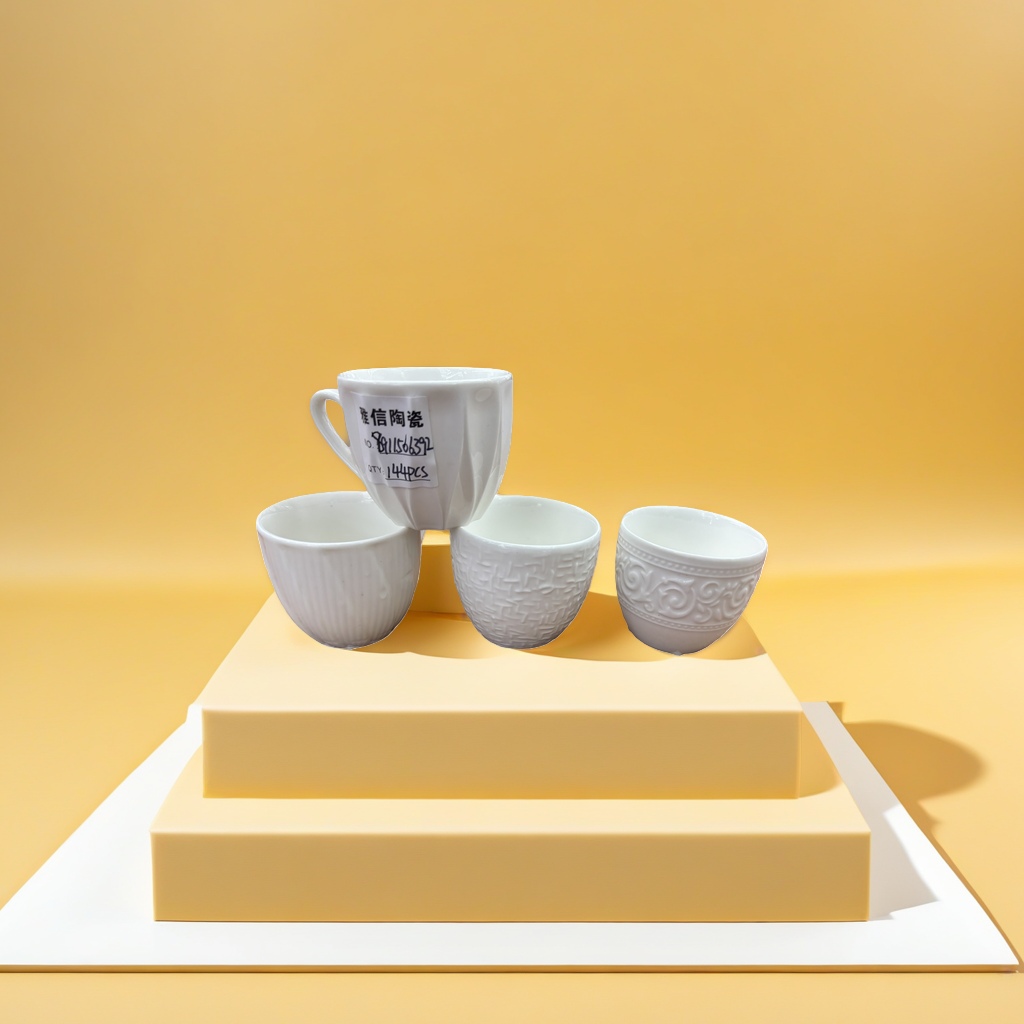 白色陶瓷杯+杯子产品图