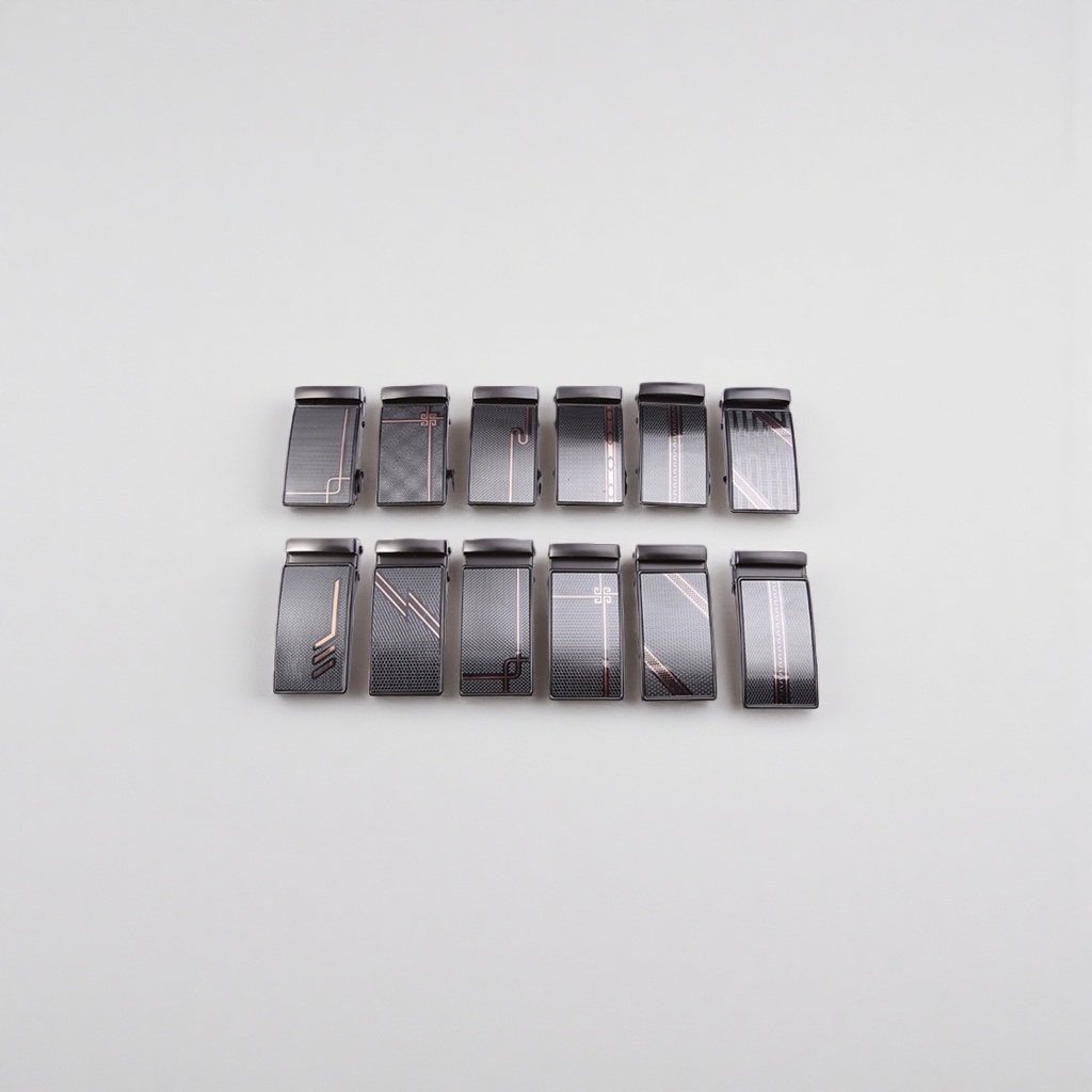 The black metal belt buckle is a fashionable, simple and versatile men's belt accessory Application Scenario