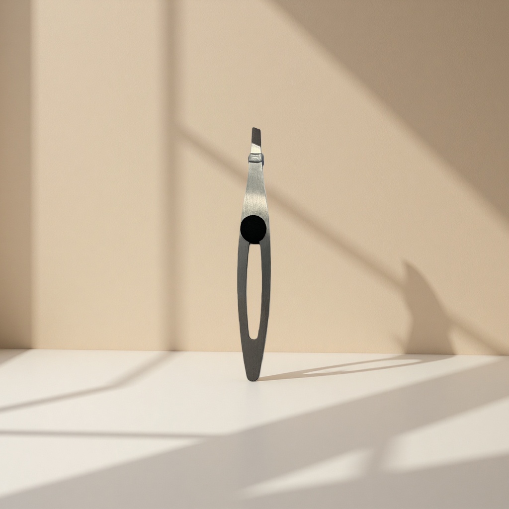 Metal tweezers, stainless steel pointed tips, fine eyebrow shaping tweezers, beauty tools, portable and easy to carry details Picture