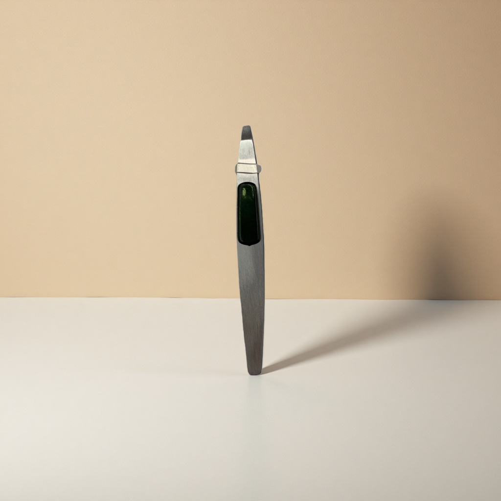 Metal tweezers, stainless steel pointed tweezers, precision eyebrow shaping tweezers, 12cm medical grade Application Scenario