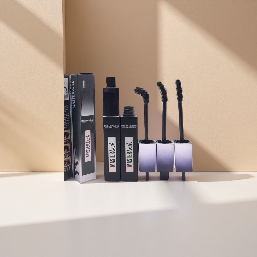 MASTERLash Long and Curly Mascara display image: Long-lasting without smudge Application Scenario