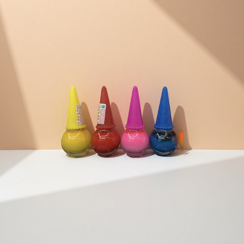 The main body of the colored nail polish bottle is made of transparent acrylic with a matte texture and the bottle body can be replaced Application Scenario