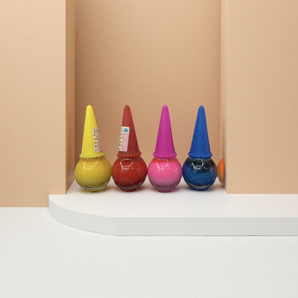 The main body of the colored nail polish bottle is made of transparent acrylic with a matte texture and the bottle body can be replaced