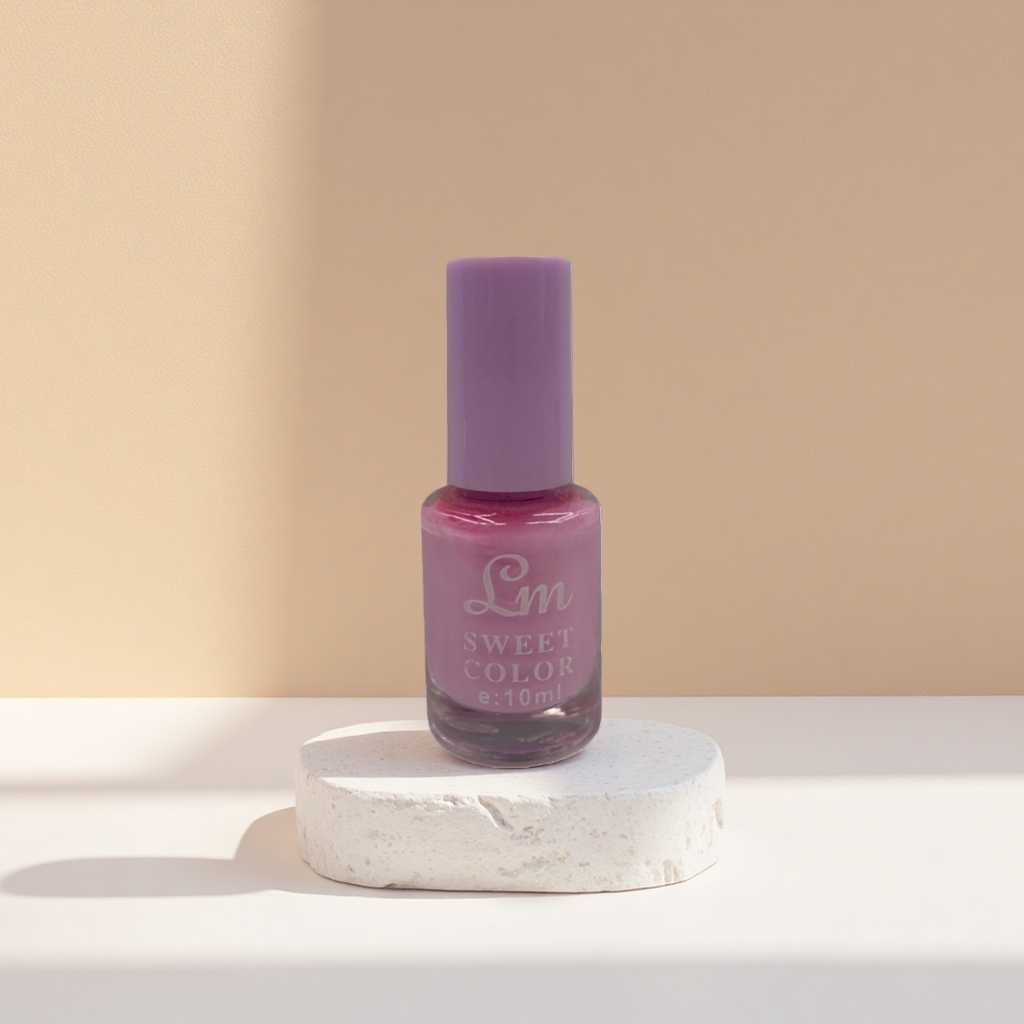Pink nail polish bottle with frosted glass texture, 3ml nail polish empty bottle, replaceable, portable Application Scenario