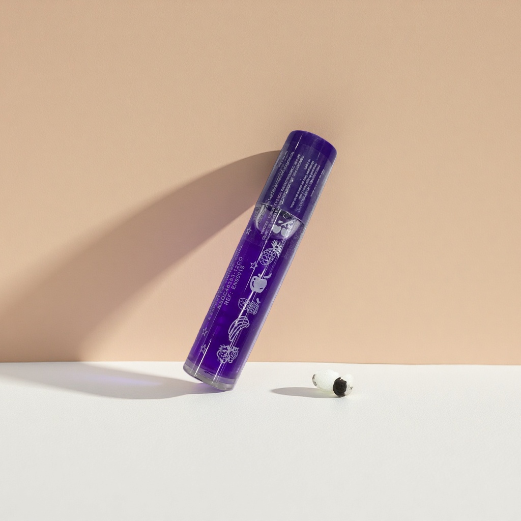 A new product of purple lipstick tube for long-lasting moisturizing, color-enhancing and matte lip makeup