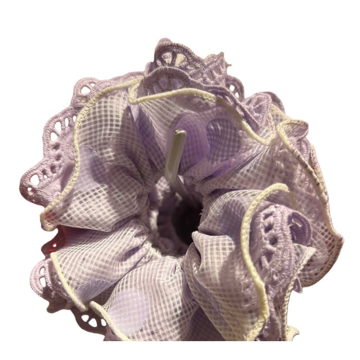 The purple lace hair band is highly elastic and won't damage hair. It's a fashionable and versatile headwear for women to tie their hair Item Picture