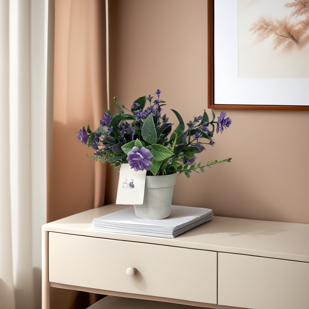 Purple flower potted plants, indoor ornamental green plants, balcony decoration details Picture
