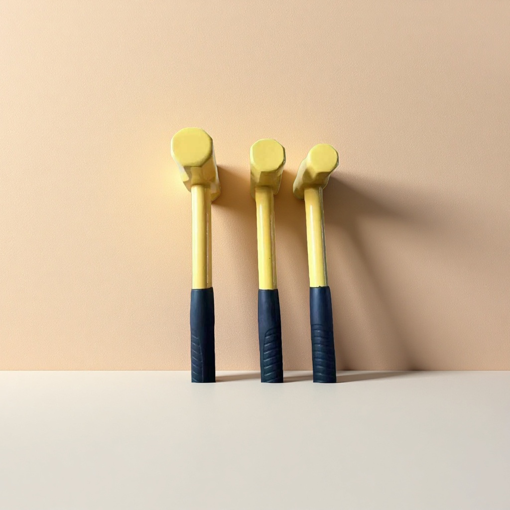 Yellow hammer, hammer tool hammer, household hardware striking hammer, metal thickened anti-slip handle Application Scenario