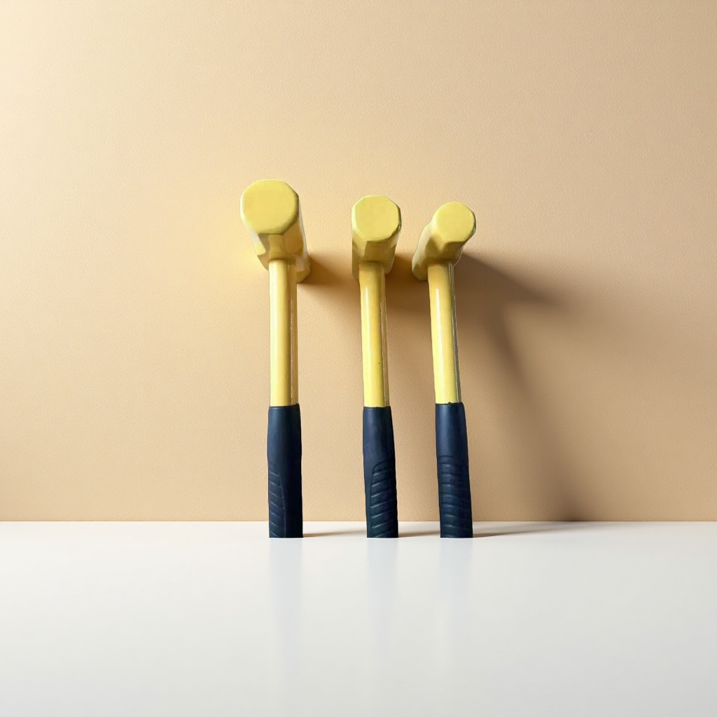 Yellow hammer, hammer tool hammer, household hardware striking hammer, metal thickened anti-slip handle details Picture
