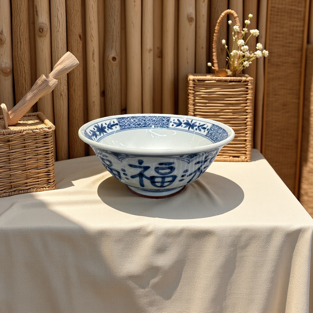 Blue and white porcelain bowl, ceramic household tableware bowl, Chinese retro rice bowl for holding rice bowls details Picture