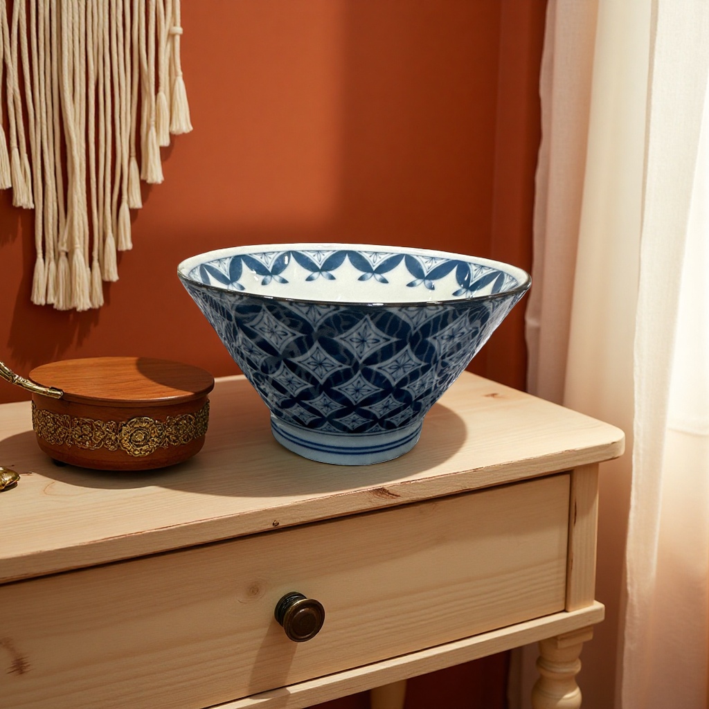 Blue and white patterned ceramic bowl, a simple household meal bowl for serving rice and vegetables Application Scenario