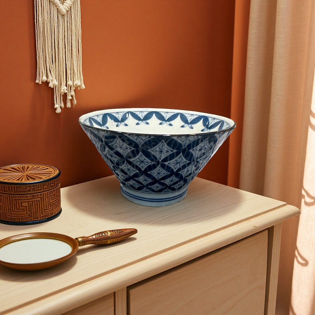 Blue and white patterned ceramic bowl, a simple household meal bowl for serving rice and vegetables