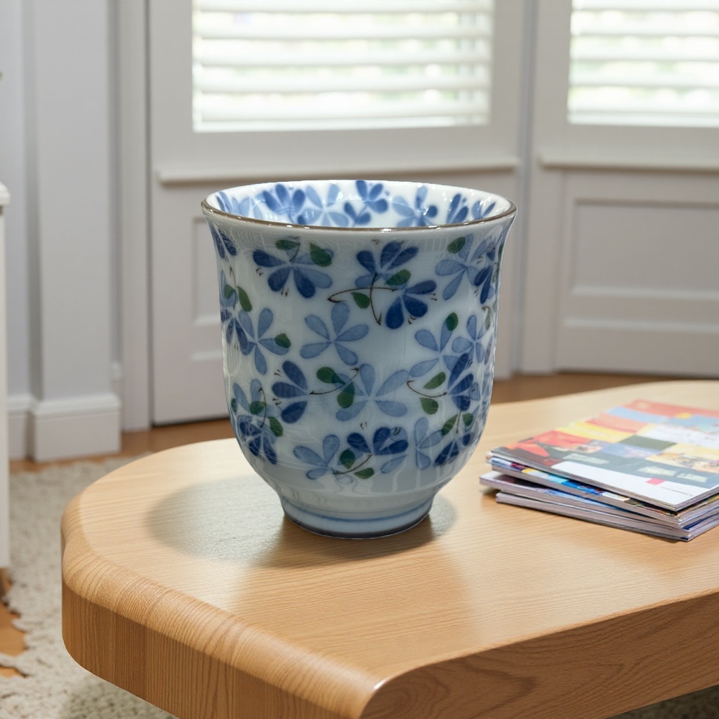 Blue floral pattern ceramic cup, household mug, tea cup, coffee cup, high-temperature glazed surface Application Scenario