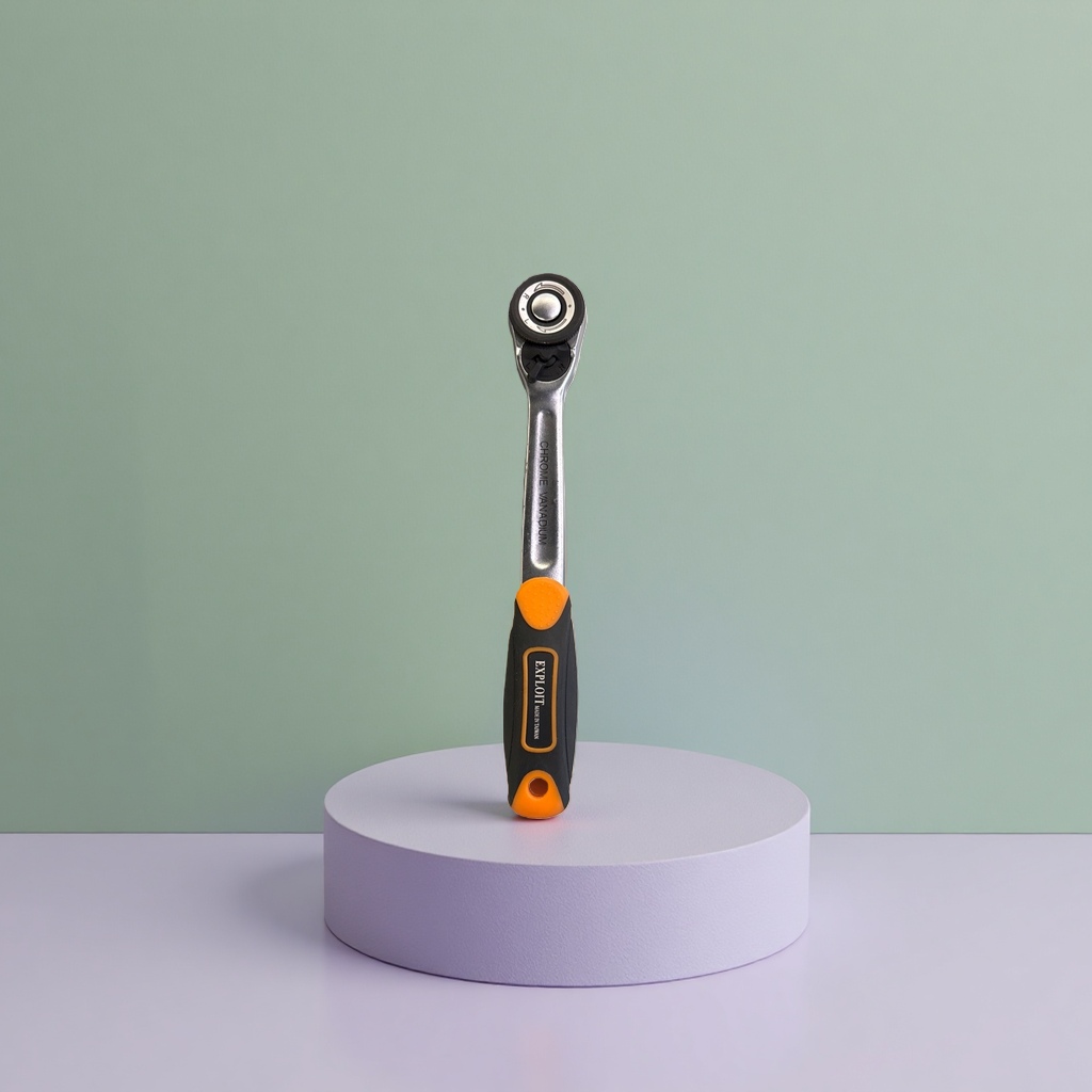 Ratchet wrench manual quick adjustment tool, metal durable, multi-angle tightening Application Scenario
