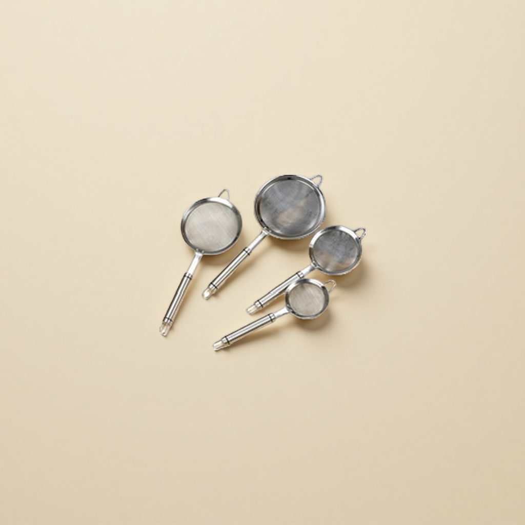 Stainless steel kitchenware strainer, long-handled water filter and draining spoon, a household stir-frying and noodle-pulling wonder Application Scenario