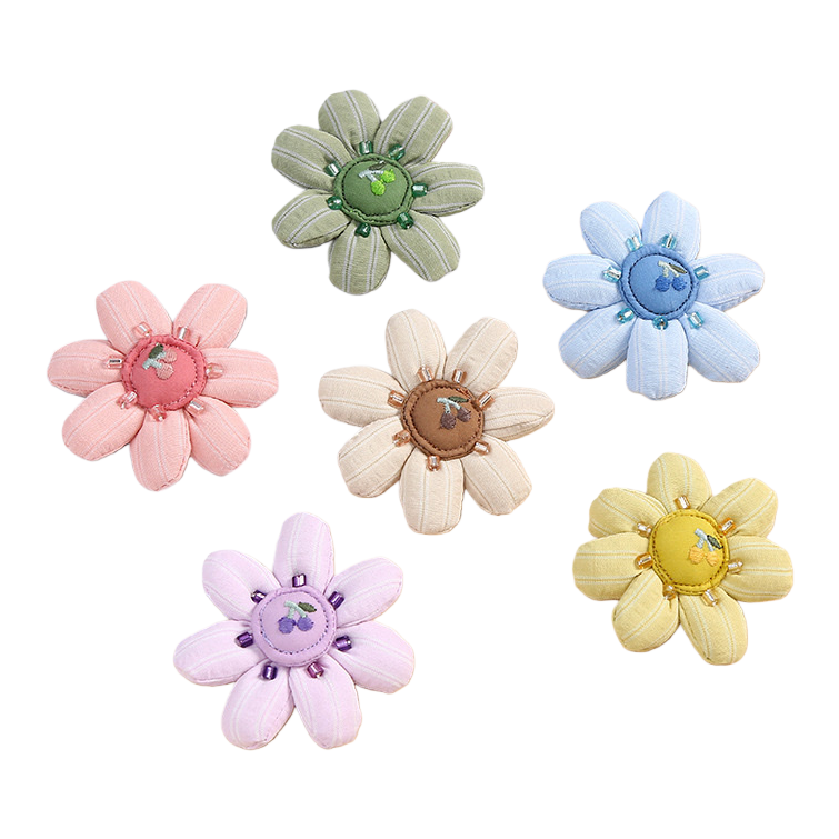 Flower-shaped hair clips are sweet and cute. They are versatile, simple and fashionable headwear for young girls Item Picture