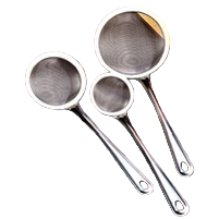 Kitchen utensils: metal strainer and stainless steel draining spoon, perfect tools for stir-frying and scooping noodles Item Picture