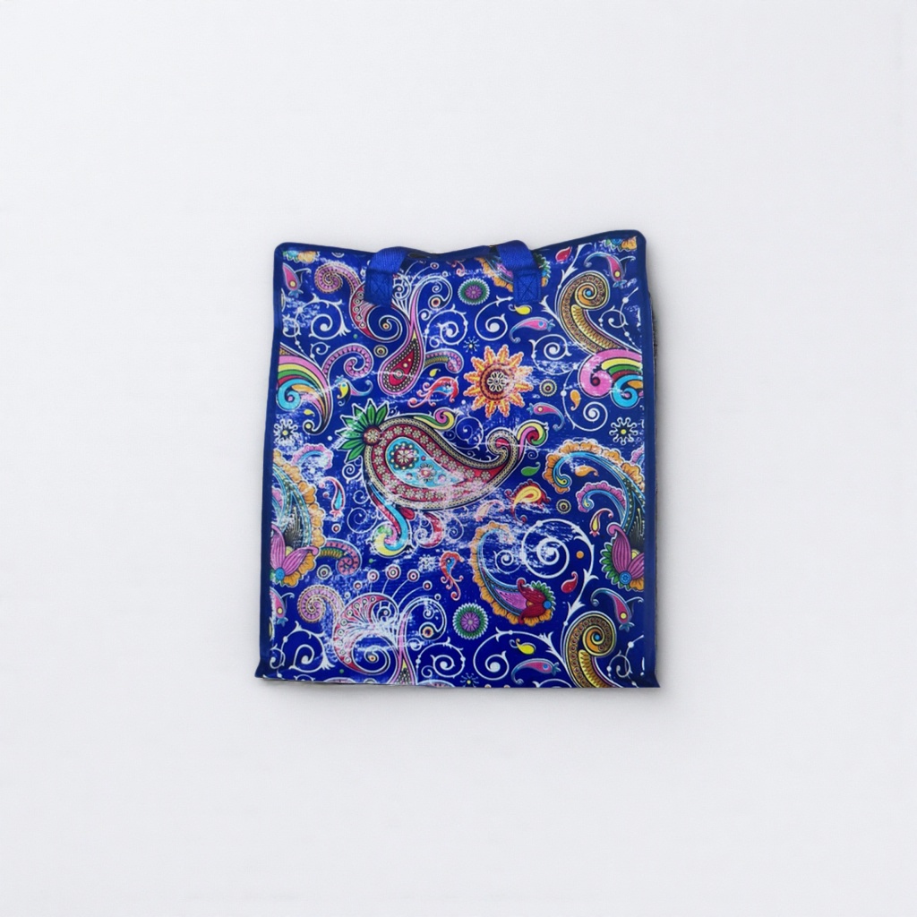 The colorful patterned handbag is a fashionable, simple and eco-friendly shopping bag that can be reused