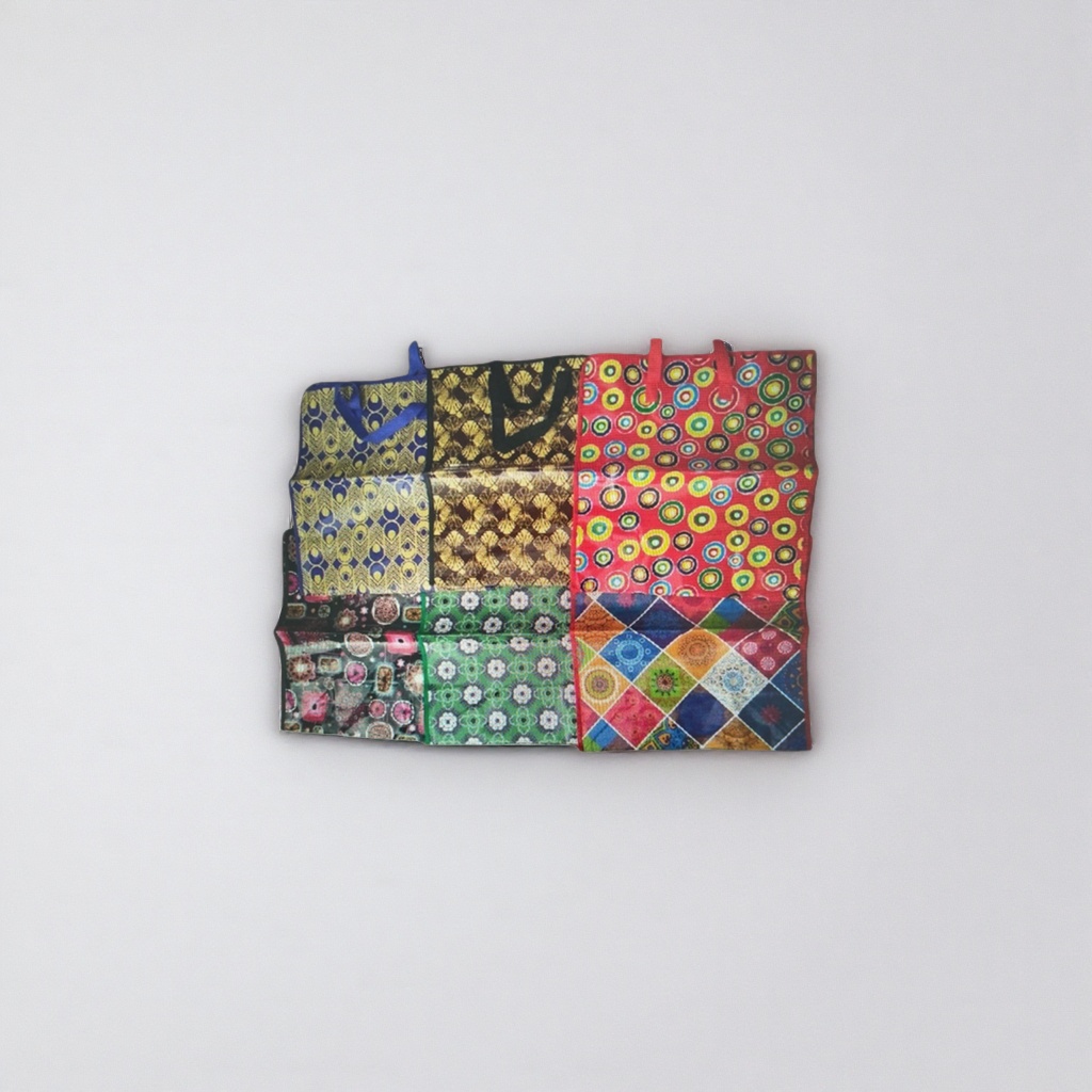 Colorful patterned handbags are fashionable, eco-friendly and reusable shopping bags Specification image