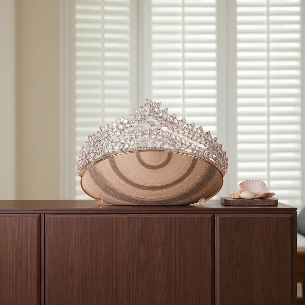 A magnificent diamond floral leaf-shaped crown headpiece Specification image