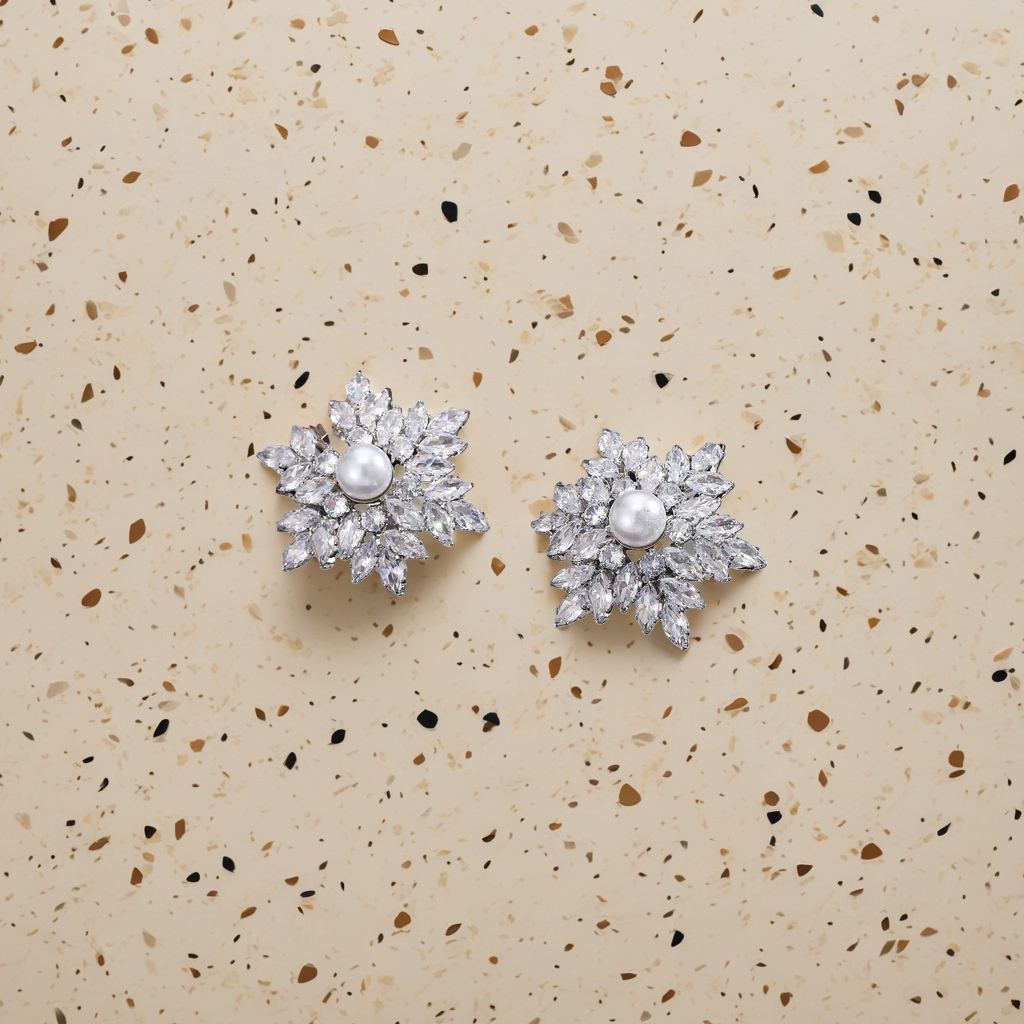 Pearl earrings, natural freshwater pearl stud earrings, simple and versatile earrings for women
