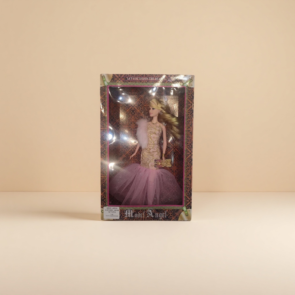 The classic Barbie girl toy can be packaged in a 16-inch gift box Application Scenario