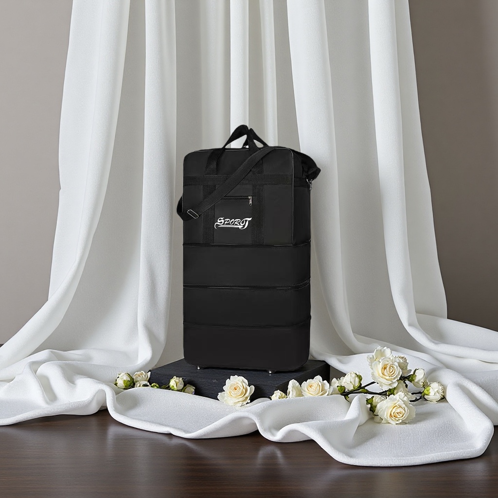 The black travel bag is lightweight, wear-resistant and has a large capacity. It is suitable for both men and women