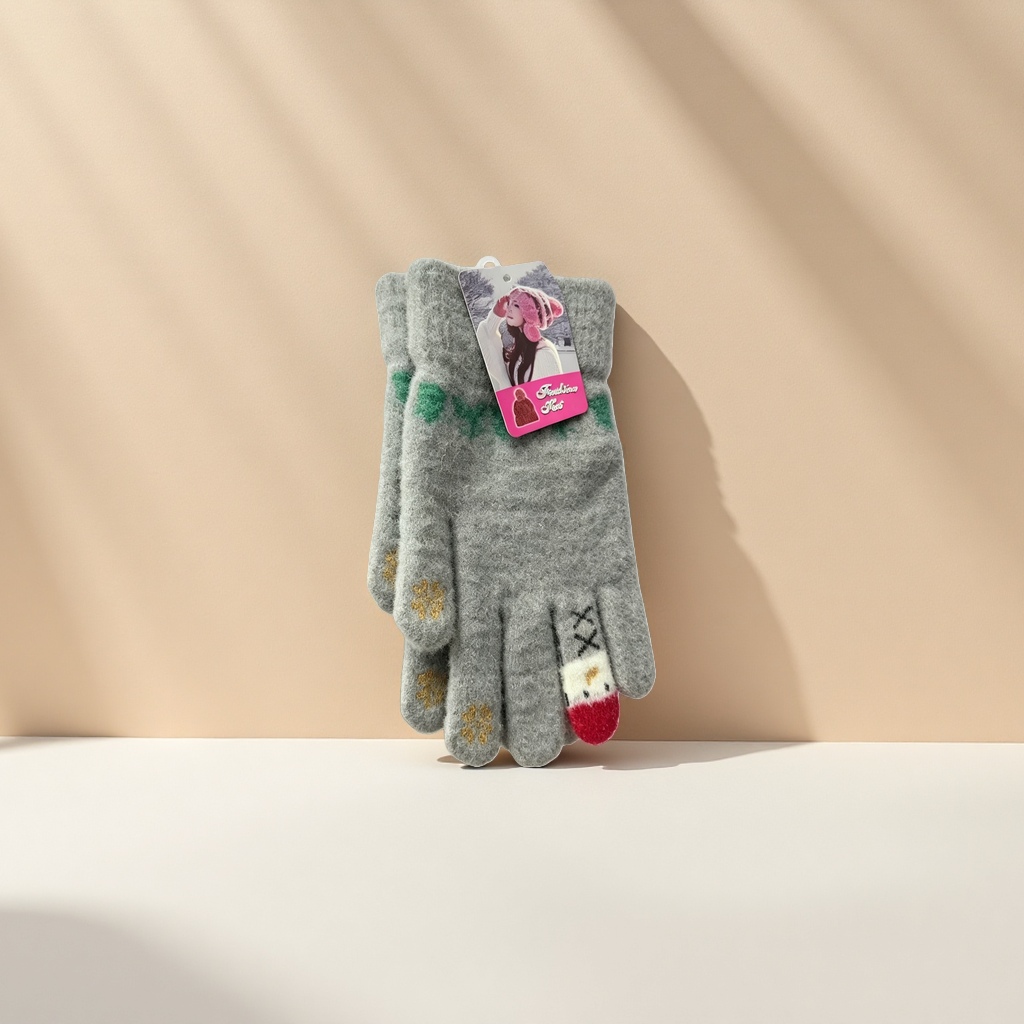 Thickened grey plush gloves, warm and anti-slip for women in autumn and winter Application Scenario