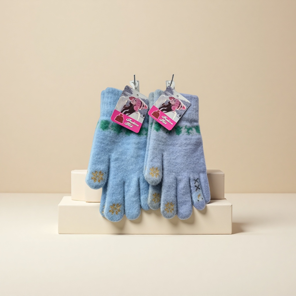 The blue plush gloves are thickened to keep warm and protect women's hands from the cold in autumn and winter Specification image