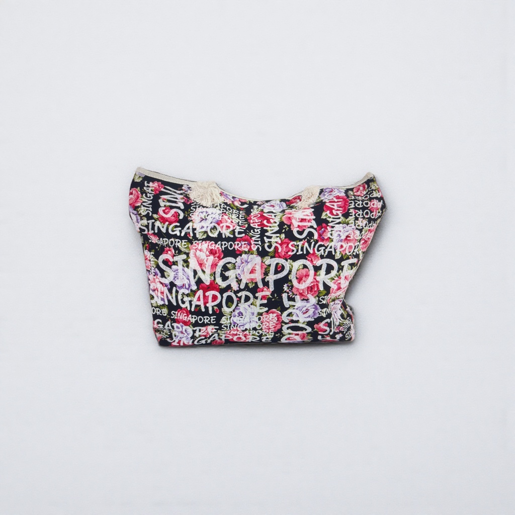 Colorful patterned letter printed handbag Application Scenario