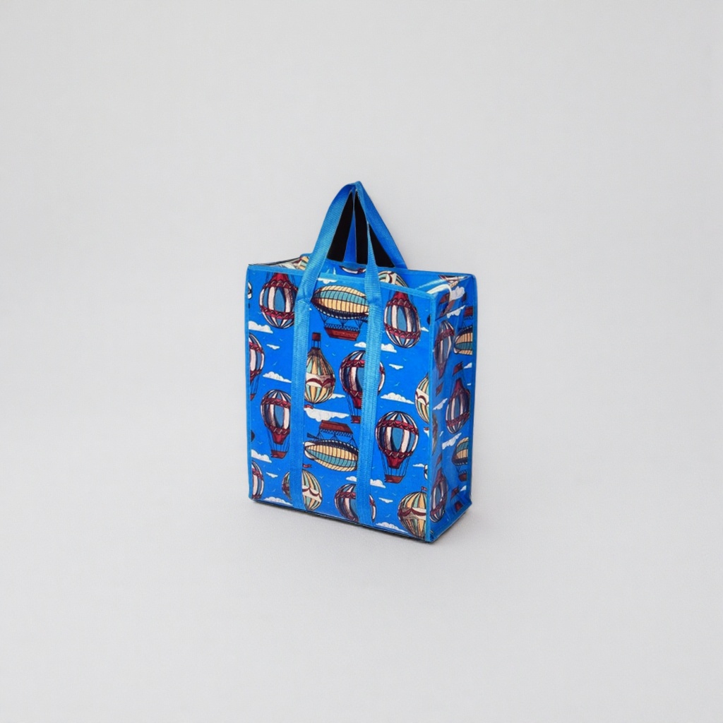 Hot air balloon pattern printed shopping bag, eco-friendly non-woven fabric large-capacity handbag Application Scenario