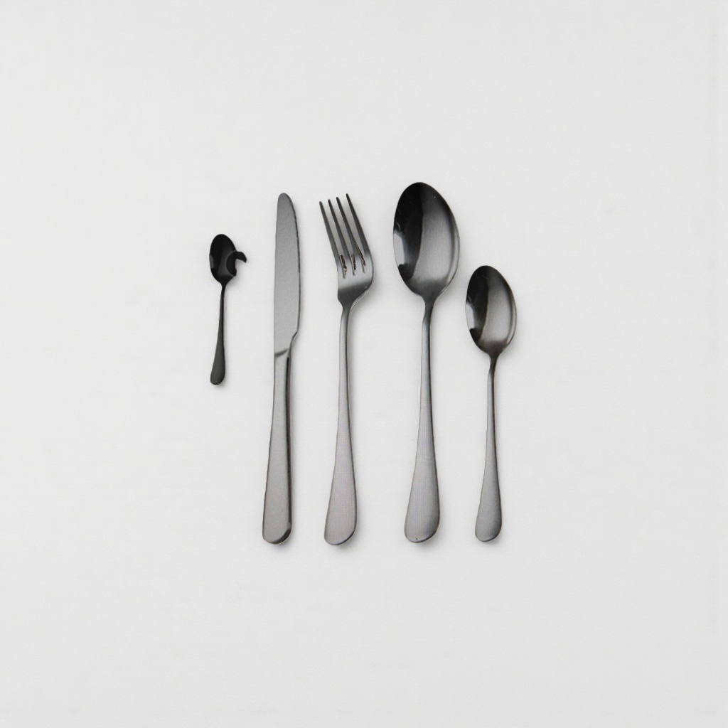 Stainless steel tableware set, three-piece knife, fork and spoon set, household portable travel 084349918 Application Scenario