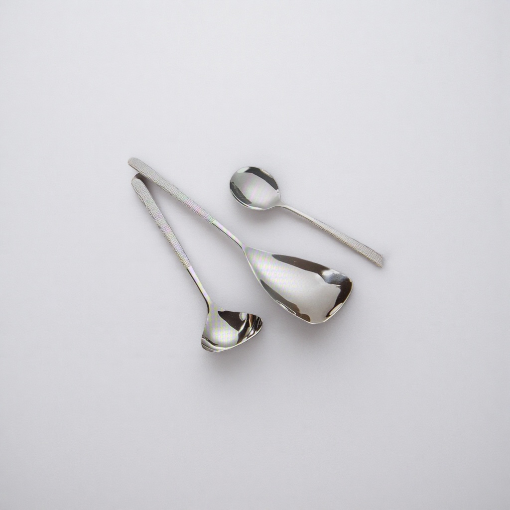 Stainless steel spoons, household thickened anti-slip spoons, soup spoons, rice spoons, kitchen tableware Application Scenario