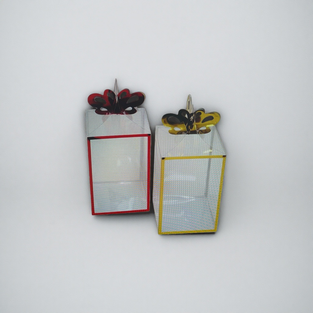 The transparent gift box is exquisitely packaged. It is a universal gift box and a hand-held square gift box that can be customized Application Scenario