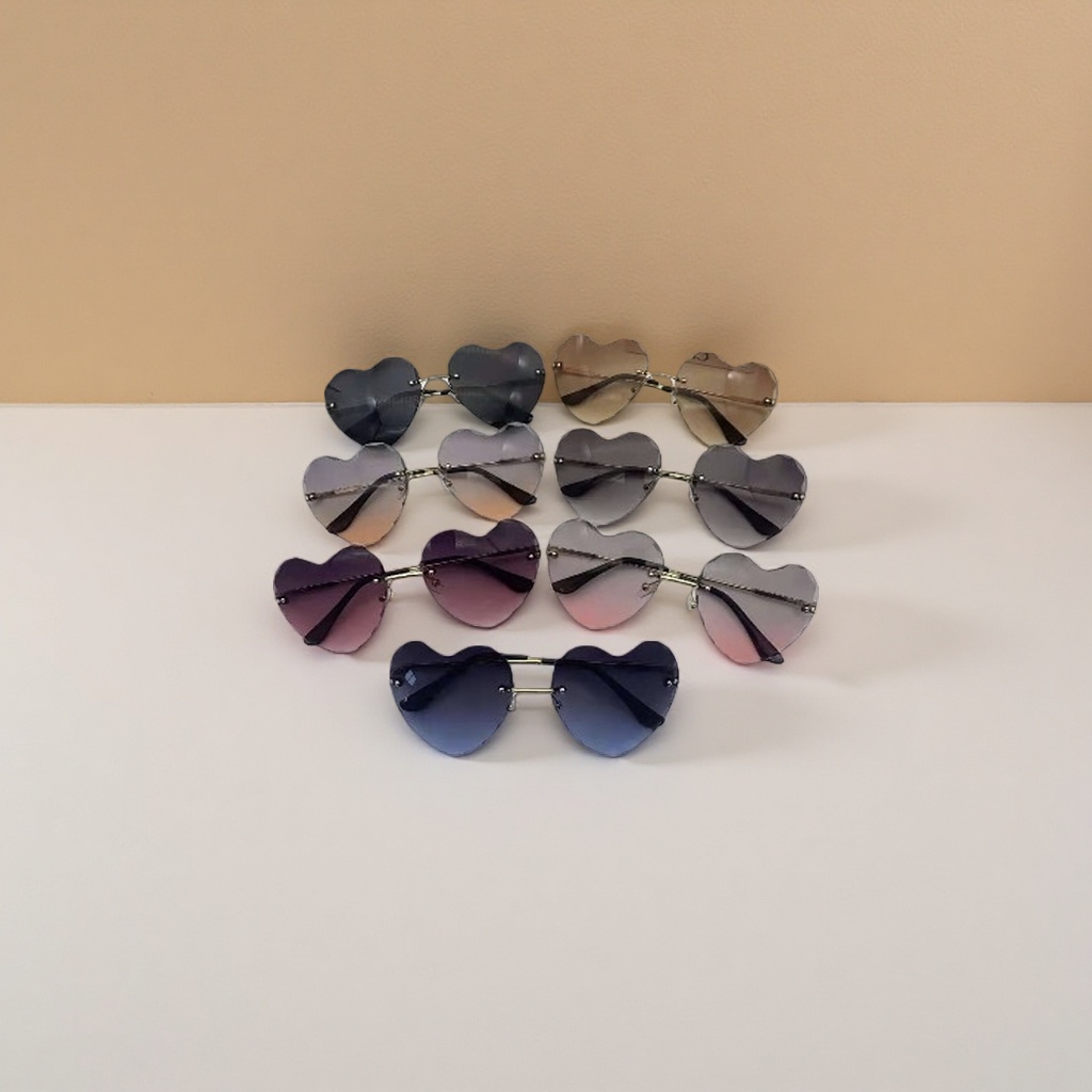Heart-shaped sunglasses are fashionable UV-protective sunglasses for women Application Scenario