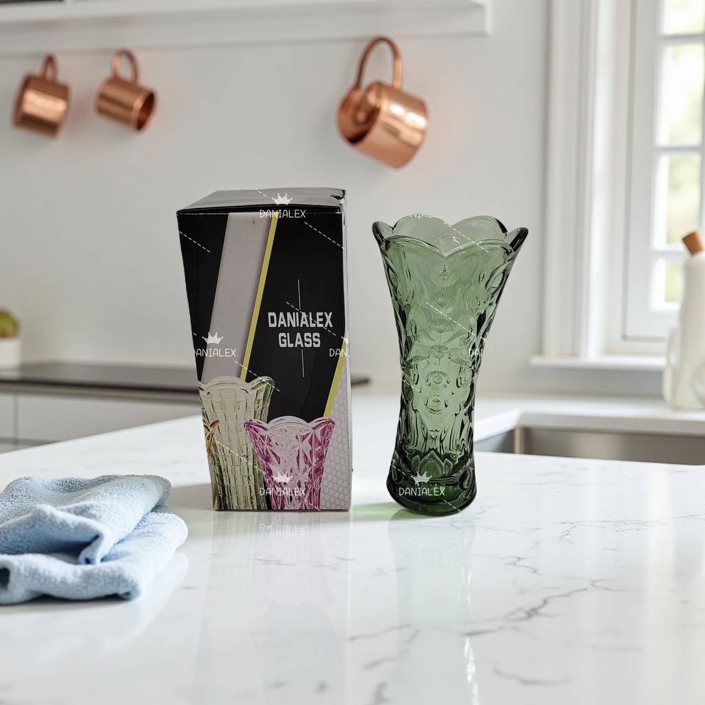 The emerald glass vase is a main living room decorative item with a highly transparent crystal texture Application Scenario