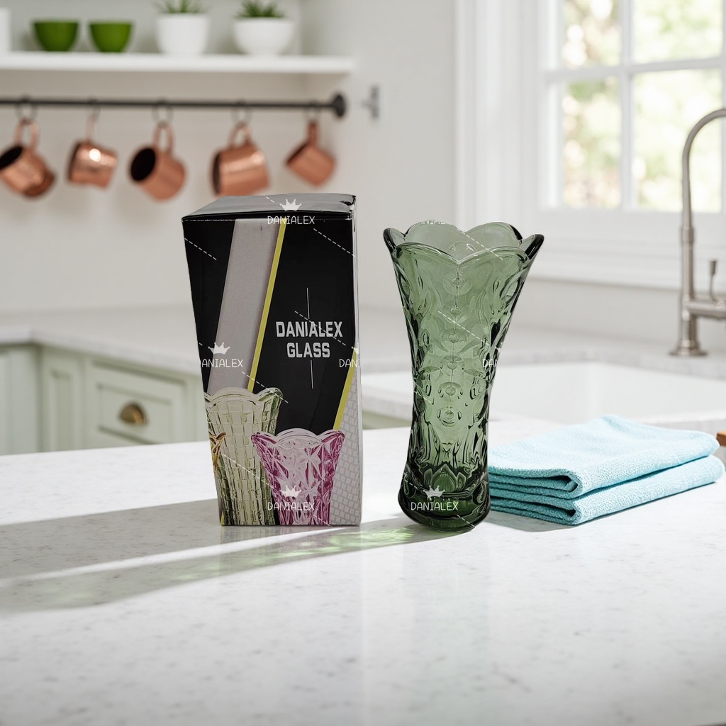 The emerald glass vase is a main living room decorative item with a highly transparent crystal texture details Picture