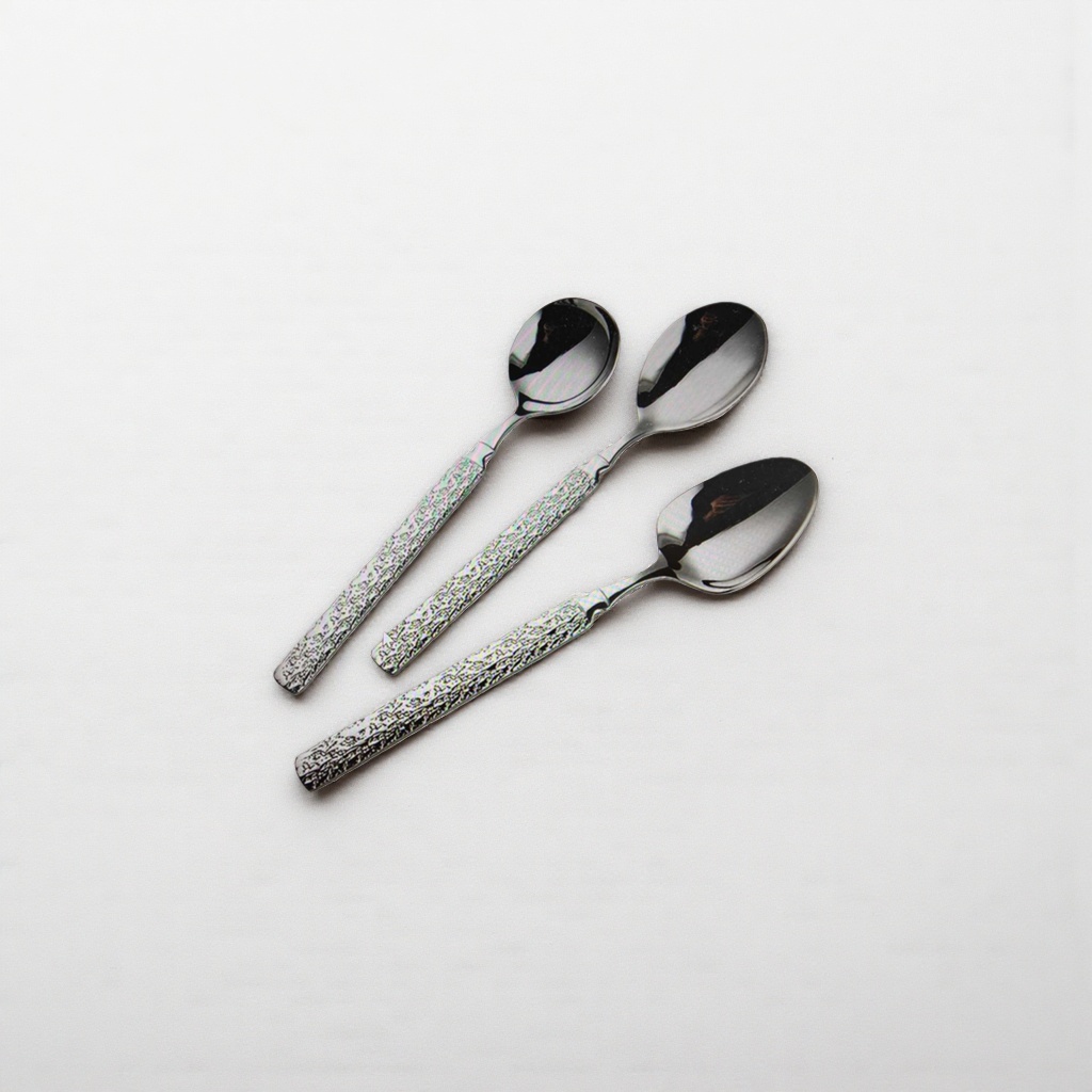 Silver metal spoon, stainless steel dining spoon, household coffee and tea spoon, 18cm Application Scenario