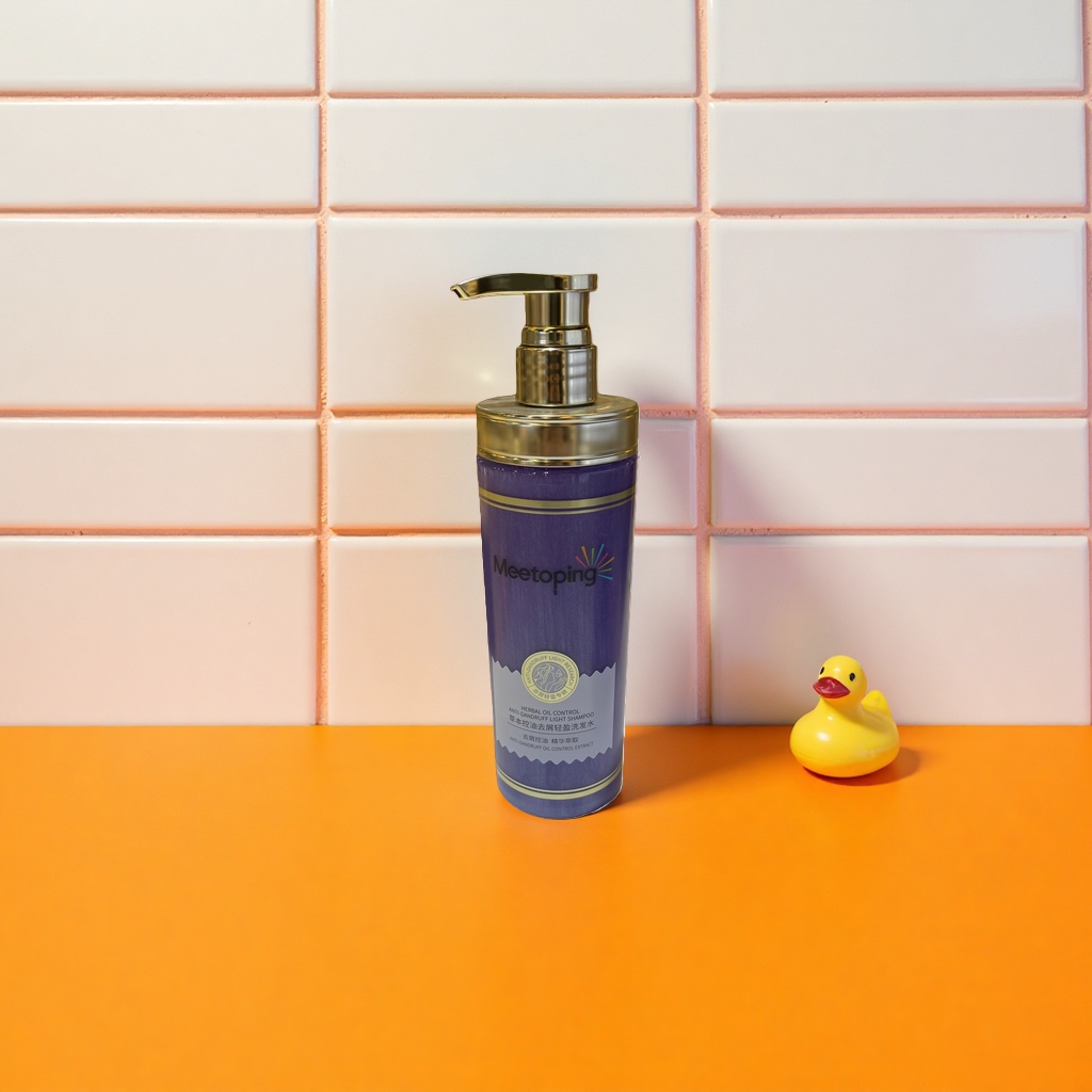 The purple bottle of plant-based softening shampoo is refreshing, oil-controlling, voluminous and nourishing details Picture