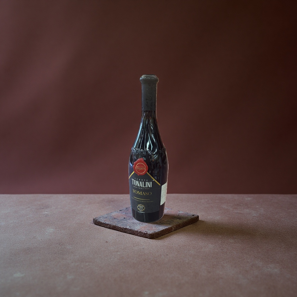 Tenute Tonalini Tomaso bottled wine