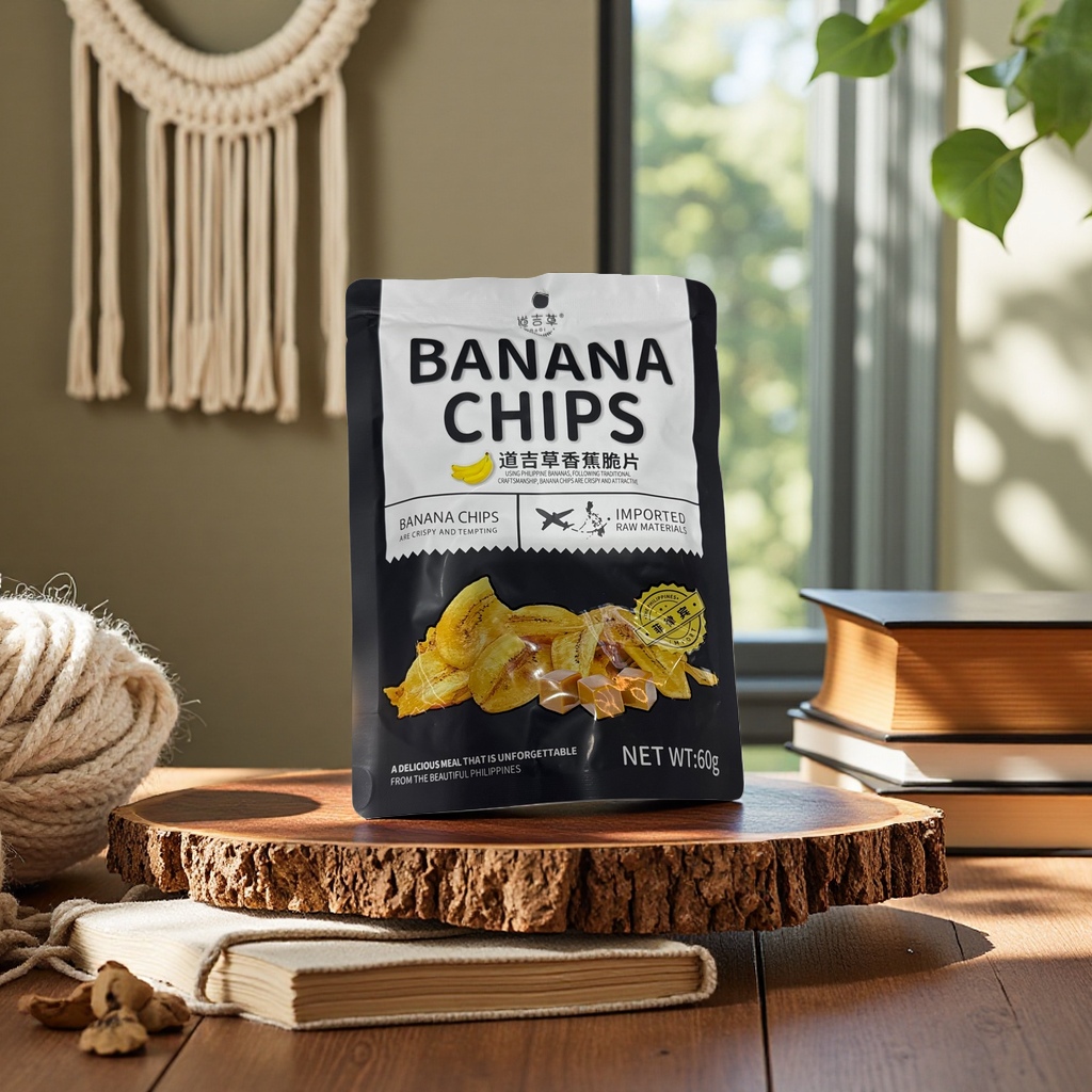 Banana crisps are individually packaged, crispy and delicious, and come in small bags as a snack Application Scenario